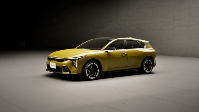 2025 Kia K4 hatchback