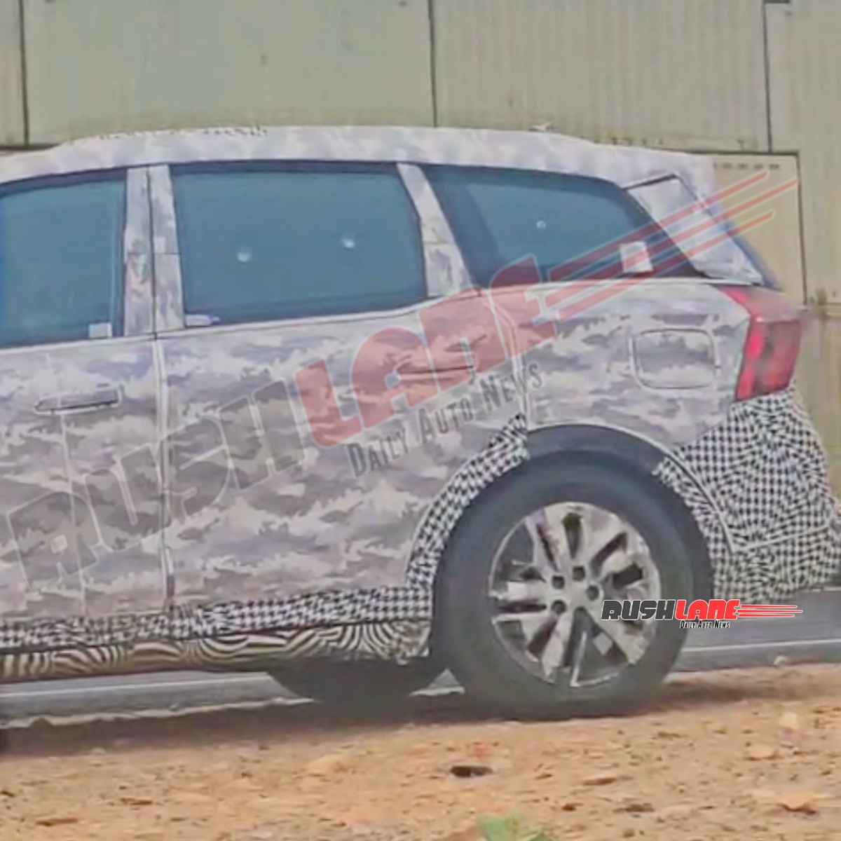 XUV700 spied

