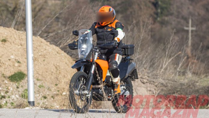 KTM 690 Rally